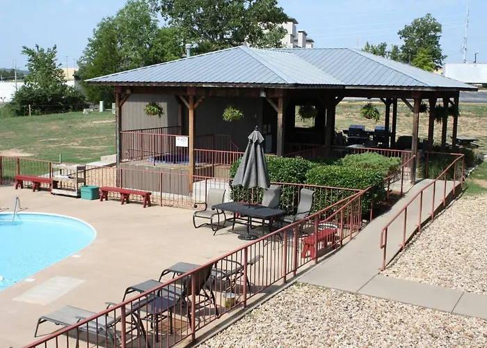 Outback Roadhouse Motel & Suites Branson