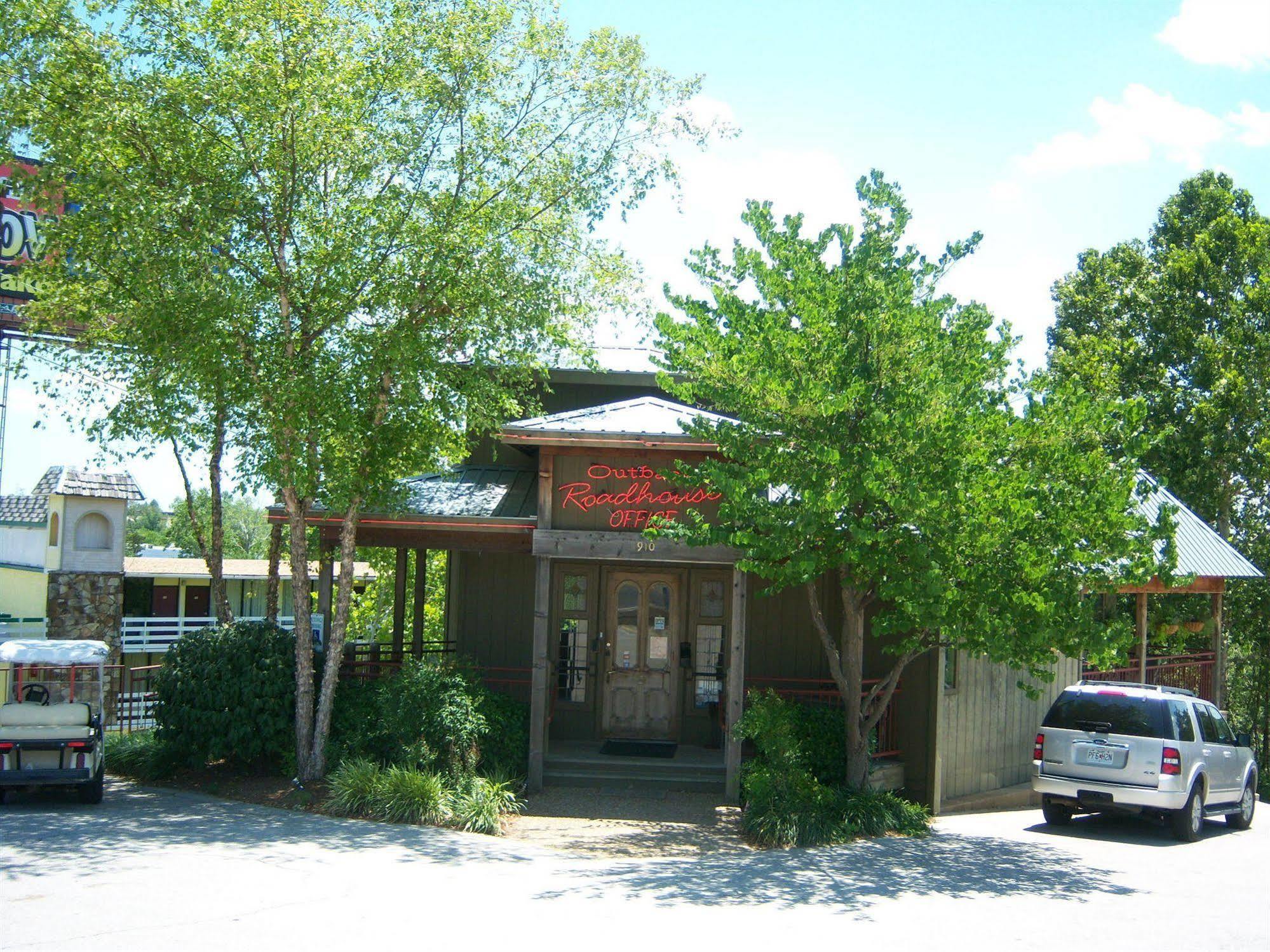 Hotel Outback Roadhouse & 2*