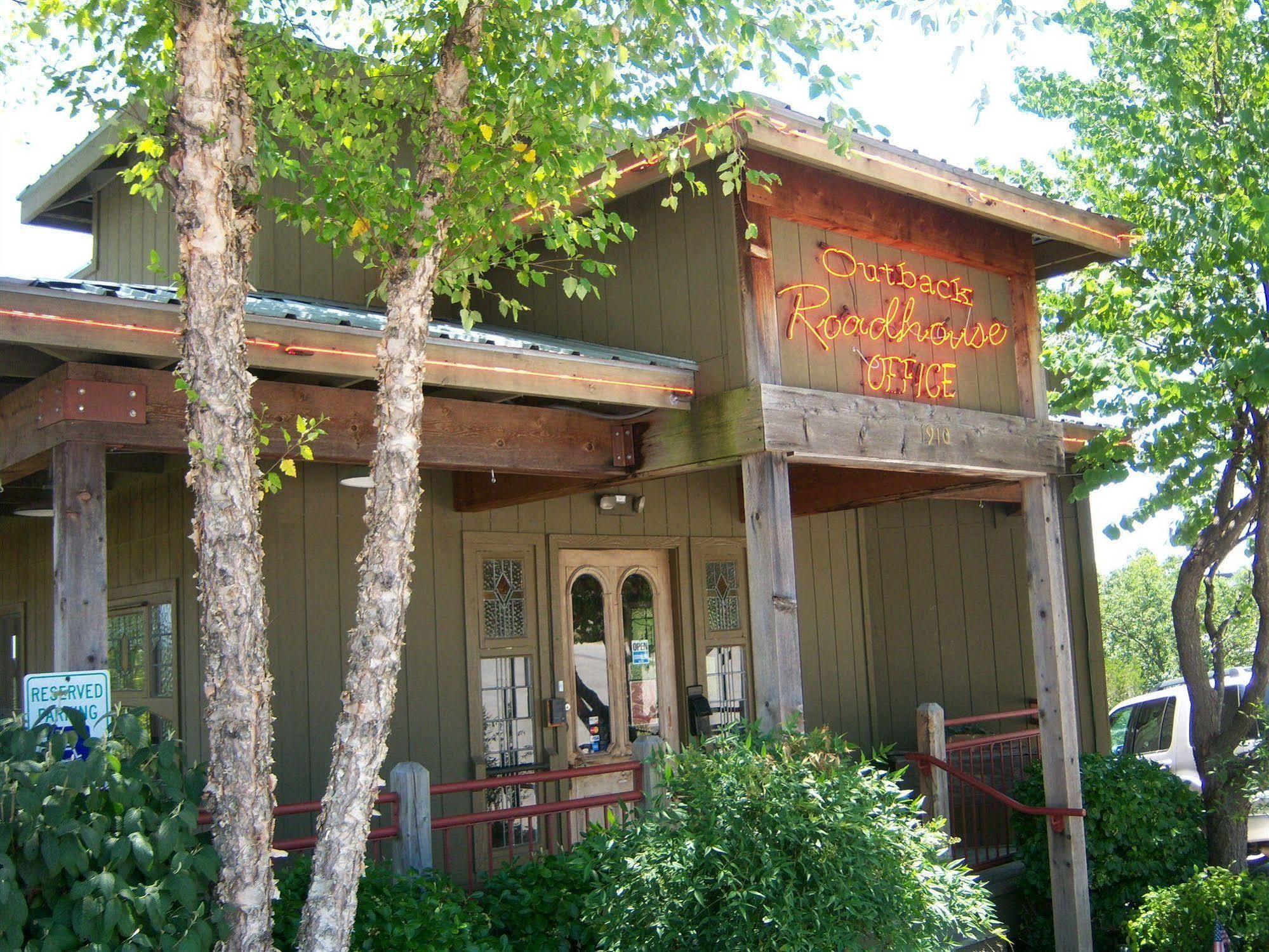 Outback Roadhouse & Hotel Branson